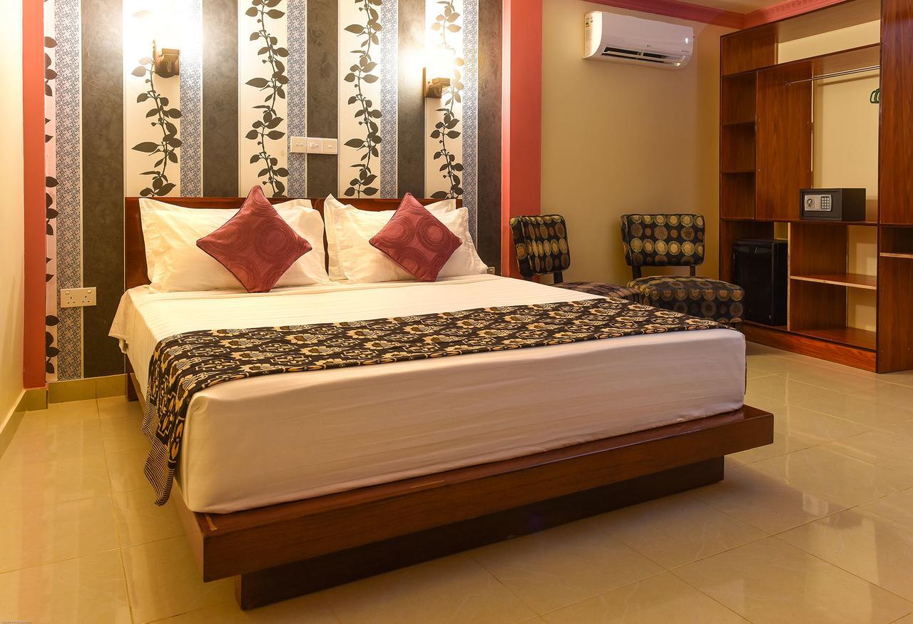 Surfretreat Hotel Bodufolhudhoo Екстериор снимка