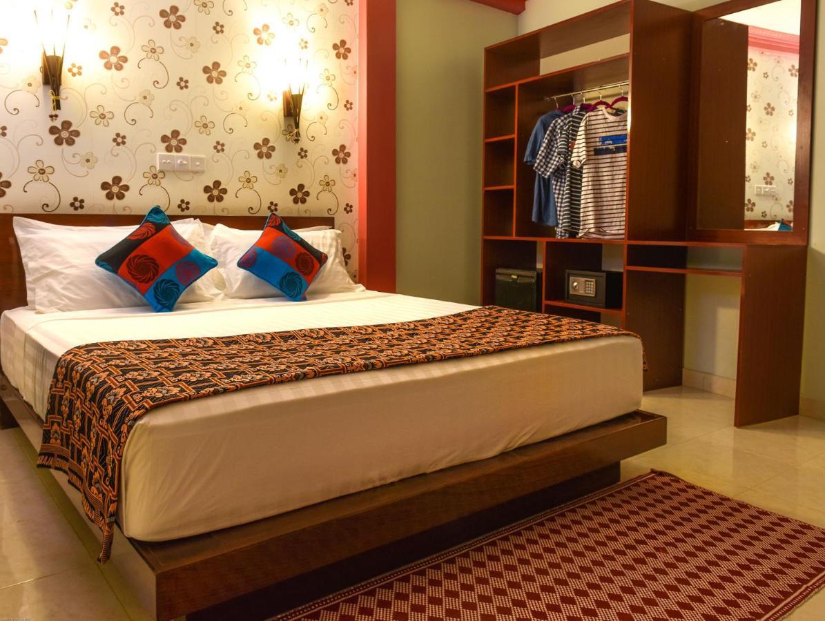 Surfretreat Hotel Bodufolhudhoo Екстериор снимка
